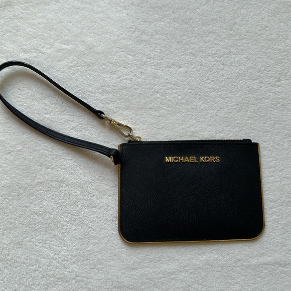 Michael Kors Coin Purse Wristlet - Picture 2 of 10